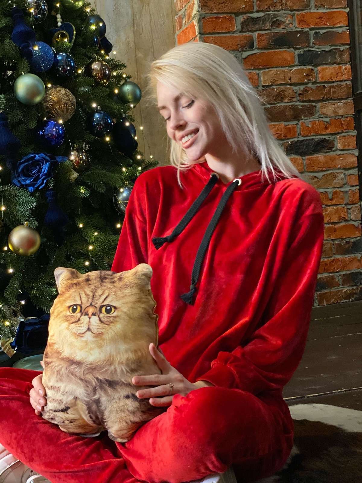 Реалістична іграшка-подушка Перське кошеня усміхнене - фото 3