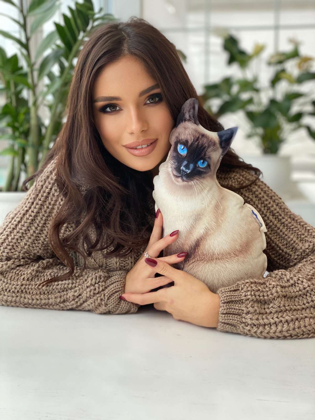 Реалістична іграшка-подушка Сіамська кішка - фото 4