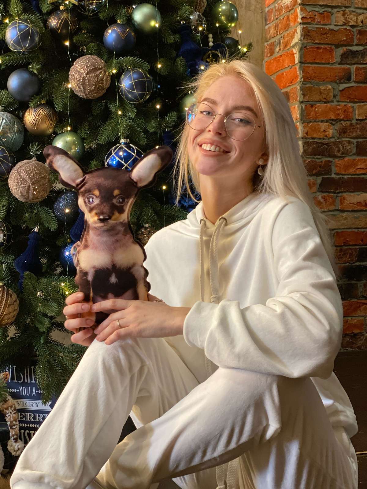 Реалістична іграшка-подушка Той-тер'єр - фото 6