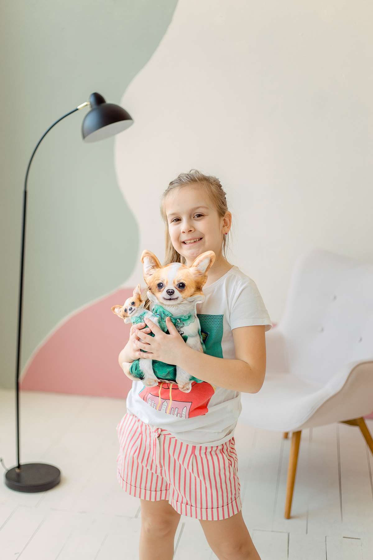 Реалістична іграшка-подушка Чихуахуа у сукні - фото 3