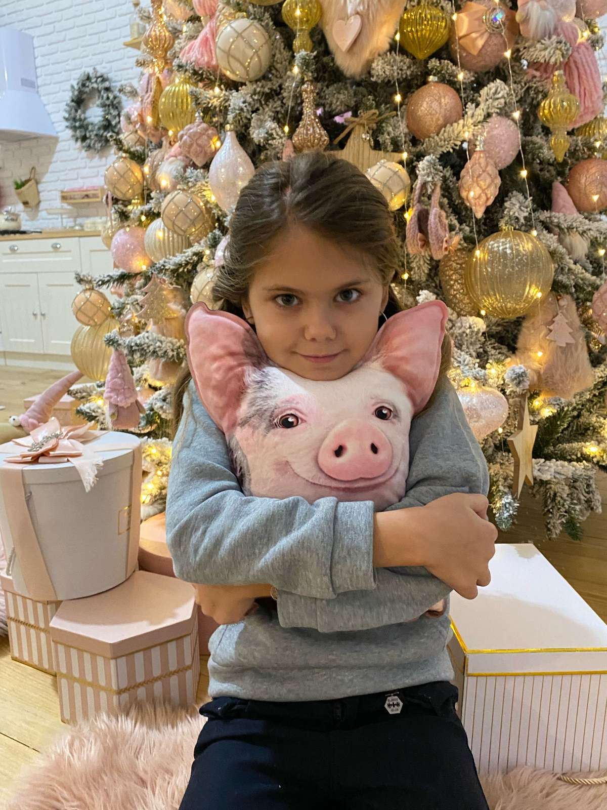 Реалістична іграшка-подушка Порося посміхається - фото 3