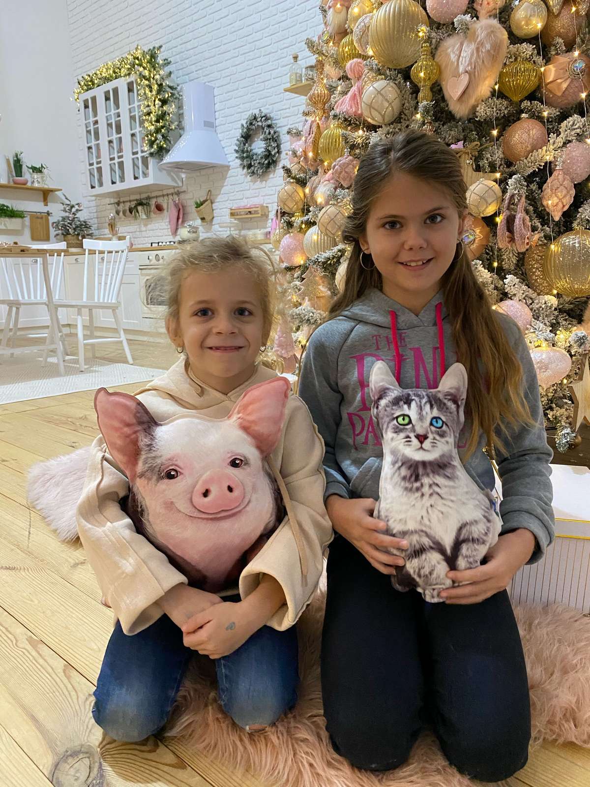 Реалістична іграшка-подушка Порося посміхається - фото 4